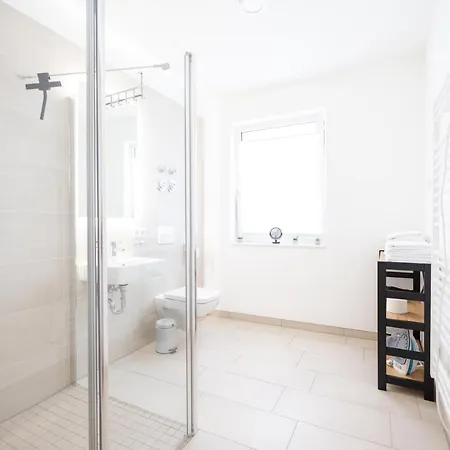 Ko-Living - Captain'S Suite - Altstadt - Mit Kueche, Smart Tv & Balkon - 6P Halle  Exterior photo