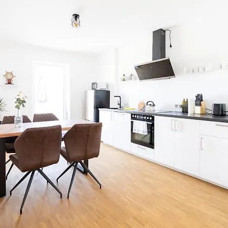 Ko-Living - Captain'S Suite - Altstadt - Mit Kueche, Smart Tv & Balkon - 6P Halle  Exterior photo